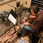 Rob Ickes tracking with Barry Abernathy, February 2016 - photo by Russ Carson