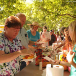 Grabbing som chow at Bean Blossom 2012 - photo © MaryE Yeomans