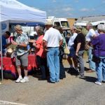 Lining up for Springer Mountain Farms chicken at the 2015 Dailey & Vincent Land Fest - photo © Bill Warren