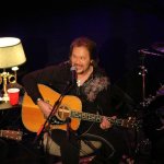 Travis Tritt performs at the Earl Scruggs tribute concert (1/11/14) - photo by John Goad